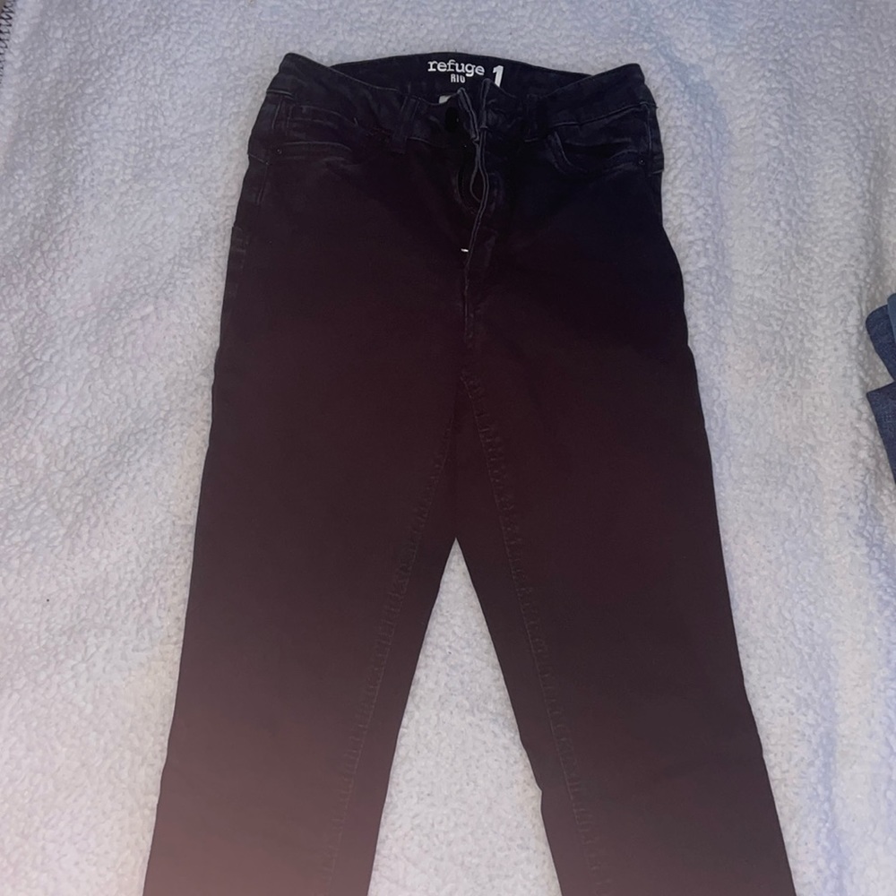 simple back jeans